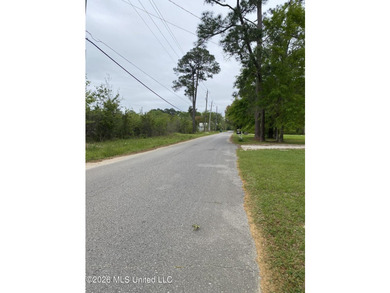 Great first time home buyer! This 3 BR 1 bath , Has a large - photo 6