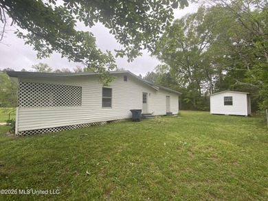 Great first time home buyer! This 3 BR 1 bath , Has a large - photo 9