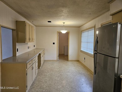 Well maintained brick home on a cul-de-sac just minutes from - photo 5