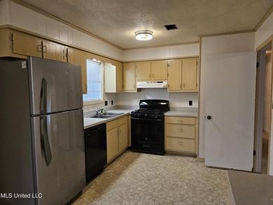 Well maintained brick home on a cul-de-sac just minutes from - photo 6