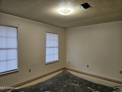 Well maintained brick home on a cul-de-sac just minutes from - photo 8