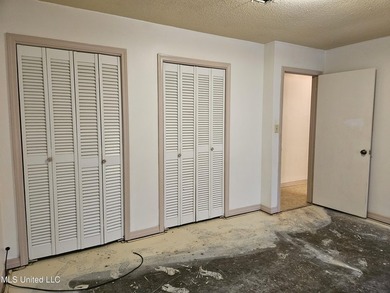 Well maintained brick home on a cul-de-sac just minutes from - photo 9