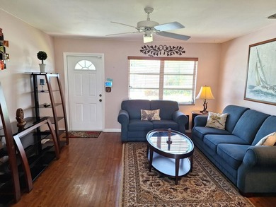 Welcome to this charming and beautifully maintained 3-bedroom - photo 7