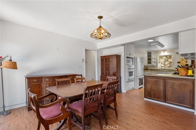 Welcome to your dream home! This stunning custom-built 3 bedroom - photo 12