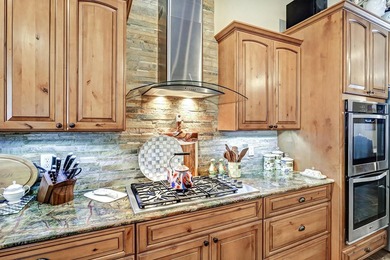 Wonderful single level ranch style home, 3 bed 3 bath two car - photo 14