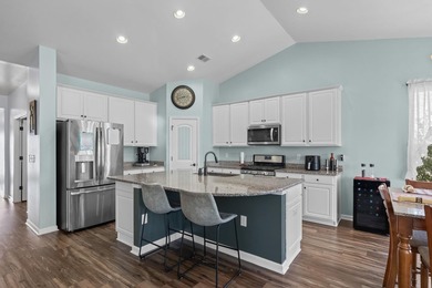 If you're looking for exceptional value, an ideal layout, and a - photo 17