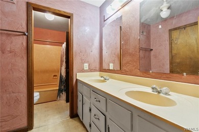This spacious 6-bedroom, 4-bathroom home offers over 3,360 sq ft - photo 18