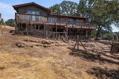 Welcome to your dream home! This stunning custom-built 3 bedroom - photo 32