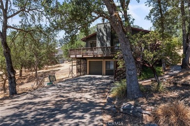 Welcome to your dream home! This stunning custom-built 3 bedroom - photo 41