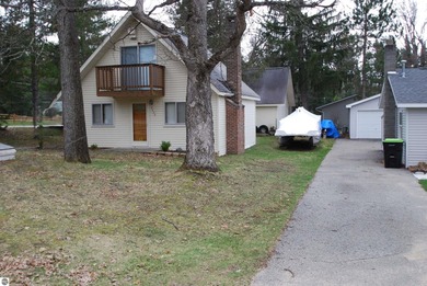 Your Northern Getaway Has Arrived - 3 Bed Cottage Near Lake St - photo 2