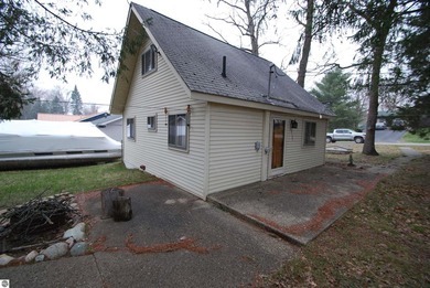 Your Northern Getaway Has Arrived - 3 Bed Cottage Near Lake St - photo 3