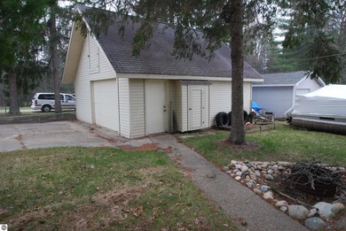 Your Northern Getaway Has Arrived - 3 Bed Cottage Near Lake St - photo 4