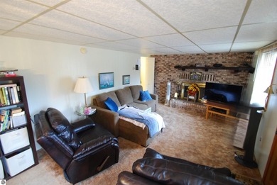 Your Northern Getaway Has Arrived - 3 Bed Cottage Near Lake St - photo 10