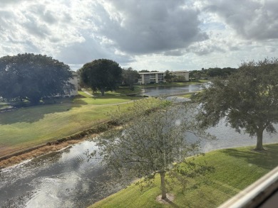 Lake Condo For Sale in Coconut Creek, Florida