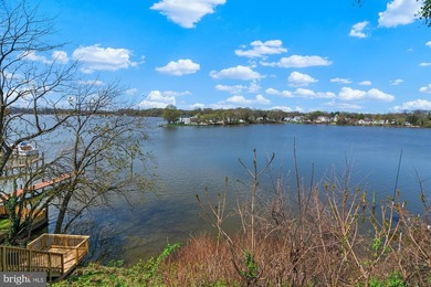 Welcome to your waterfront retreat, where comfort meet scenic - photo 31