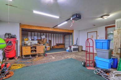 Peaceful Grants Pass country property on 3.34 acres with a warm - photo 34