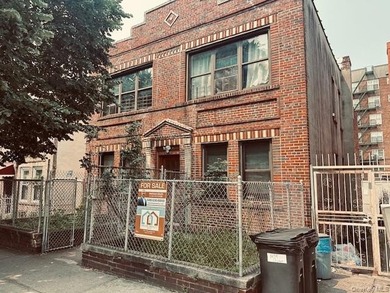 Exceptional 4-unit attached multi-family building in the heart - photo 1