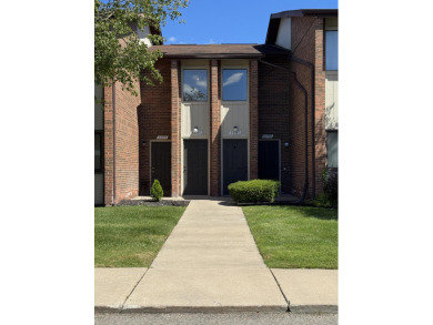 Lake Condo Sale Pending in Livonia, Michigan