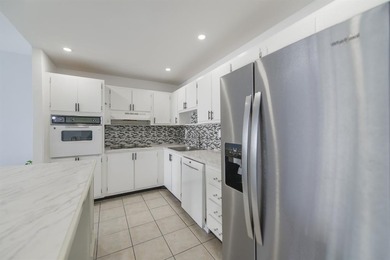 Spectacular 2 Bedroom plus Den and 2 bath for sale! Spacious Den