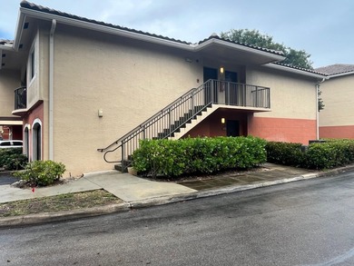 Discover comfort and opportunity in this centrally located - photo 2