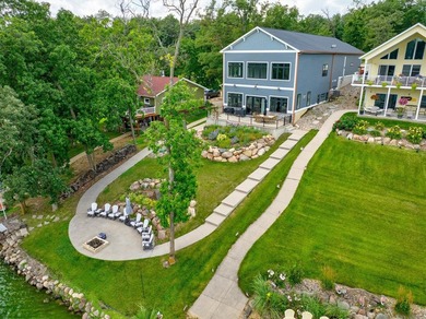 Every detail of this exceptional Lake Ponderosa home was - photo 1