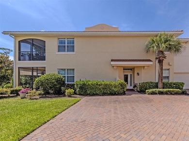 Welcome to your own slice of paradise in sought-after Venetian - photo 3