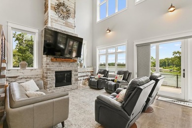 Every detail of this exceptional Lake Ponderosa home was - photo 4