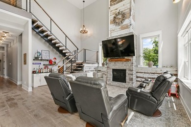 Every detail of this exceptional Lake Ponderosa home was - photo 5