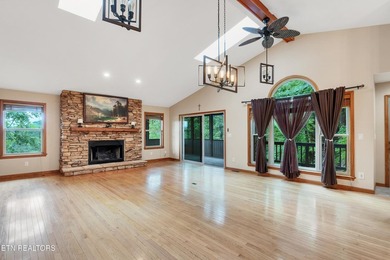 Discover the perfect balance of mountain luxury and peaceful - photo 3