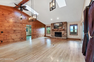 Discover the perfect balance of mountain luxury and peaceful - photo 6