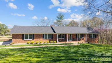 Spacious Living with Golf Course Views and Endless - photo 2