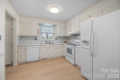 Spacious Living with Golf Course Views and Endless - photo 8