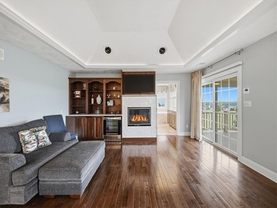 Welcome Home to 1043 Blackthorne Dr located in the lovely golf - photo 20