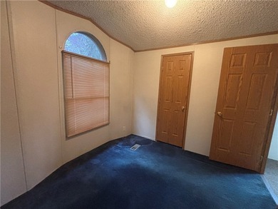 Country living on the river! This 3-bedroom, 2-bathroom ranch - photo 21