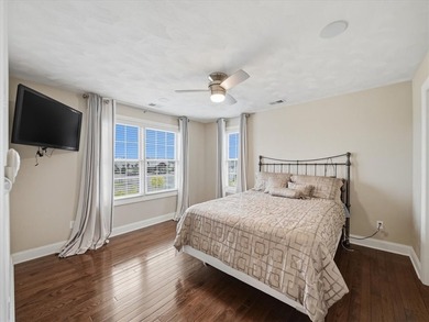 Welcome Home to 1043 Blackthorne Dr located in the lovely golf - photo 25