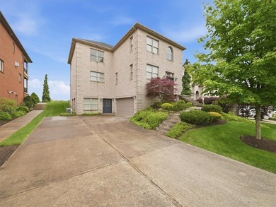Welcome Home to 1043 Blackthorne Dr located in the lovely golf - photo 36
