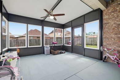 Adorable home in Palm Ridge! Walk in and immediately notice the - photo 6