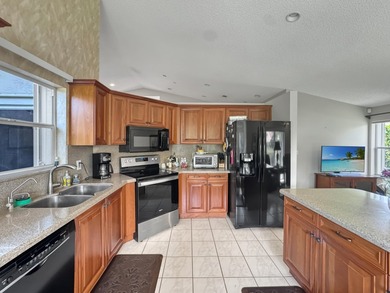Welcome to this spacious 3-bedroom, 2-bath single-family home in - photo 12