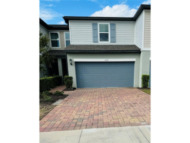 Lake Townhome/Townhouse For Sale in Ocoee, Florida