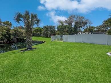 Welcome to this spacious 3-bedroom, 2-bath single-family home in - photo 36
