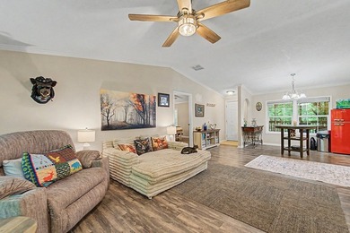 Discover this beautiful 3-bedroom, 2-bathroom home, perfectly - photo 3