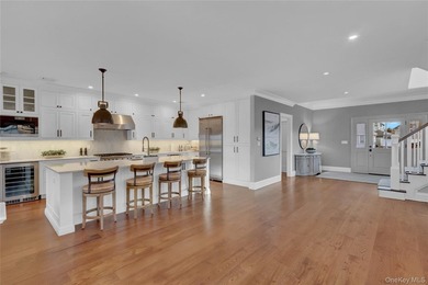 *PREMIER COASTAL ELEGANT BEACH ESTATE* Welcome to your ultimate - photo 14