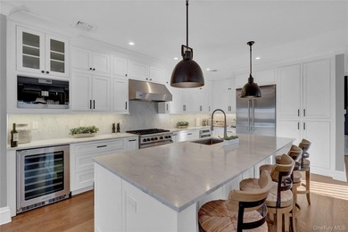 *PREMIER COASTAL ELEGANT BEACH ESTATE* Welcome to your ultimate - photo 16