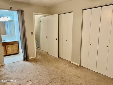 LOOKING FOR A SHORT TERM RENTAL IN A TOP NOTCH LOCATION...THIS - photo 18