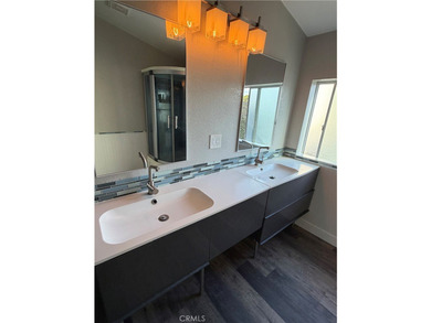 Beautiful, clean and move in ready. This 3 bedroom, 2 bth., Surf - photo 18