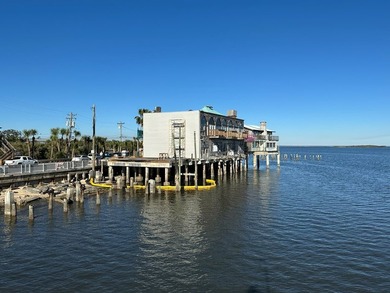 What a unique island opportunity! When do you ever get the - photo 21