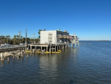 What a unique island opportunity! When do you ever get the - photo 22