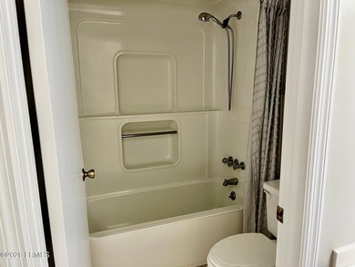 LOOKING FOR A SHORT TERM RENTAL IN A TOP NOTCH LOCATION...THIS - photo 23