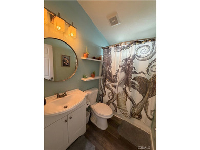 Beautiful, clean and move in ready. This 3 bedroom, 2 bth., Surf - photo 25