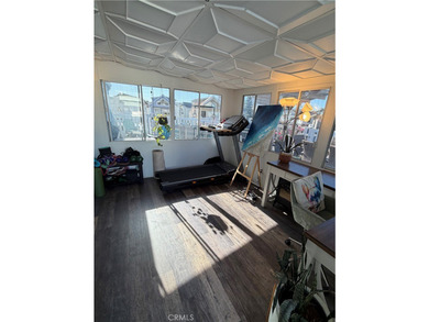 Beautiful, clean and move in ready. This 3 bedroom, 2 bth., Surf - photo 32